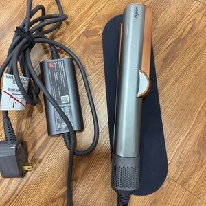 Dyson Airstrait Straightener
